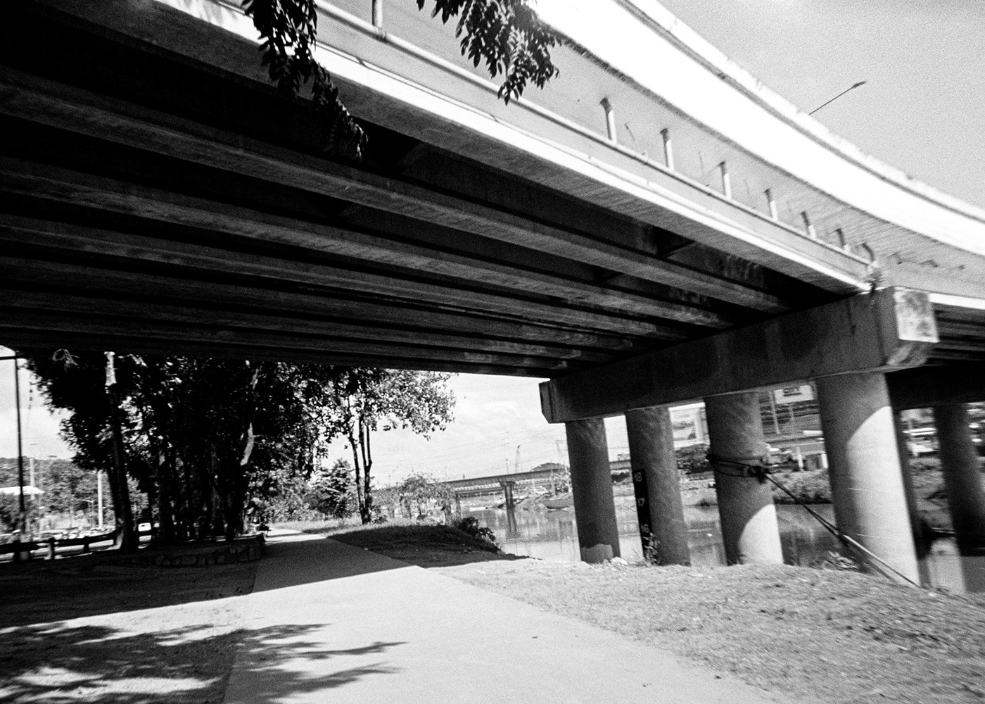 Under The Bridge - Auwen, 9