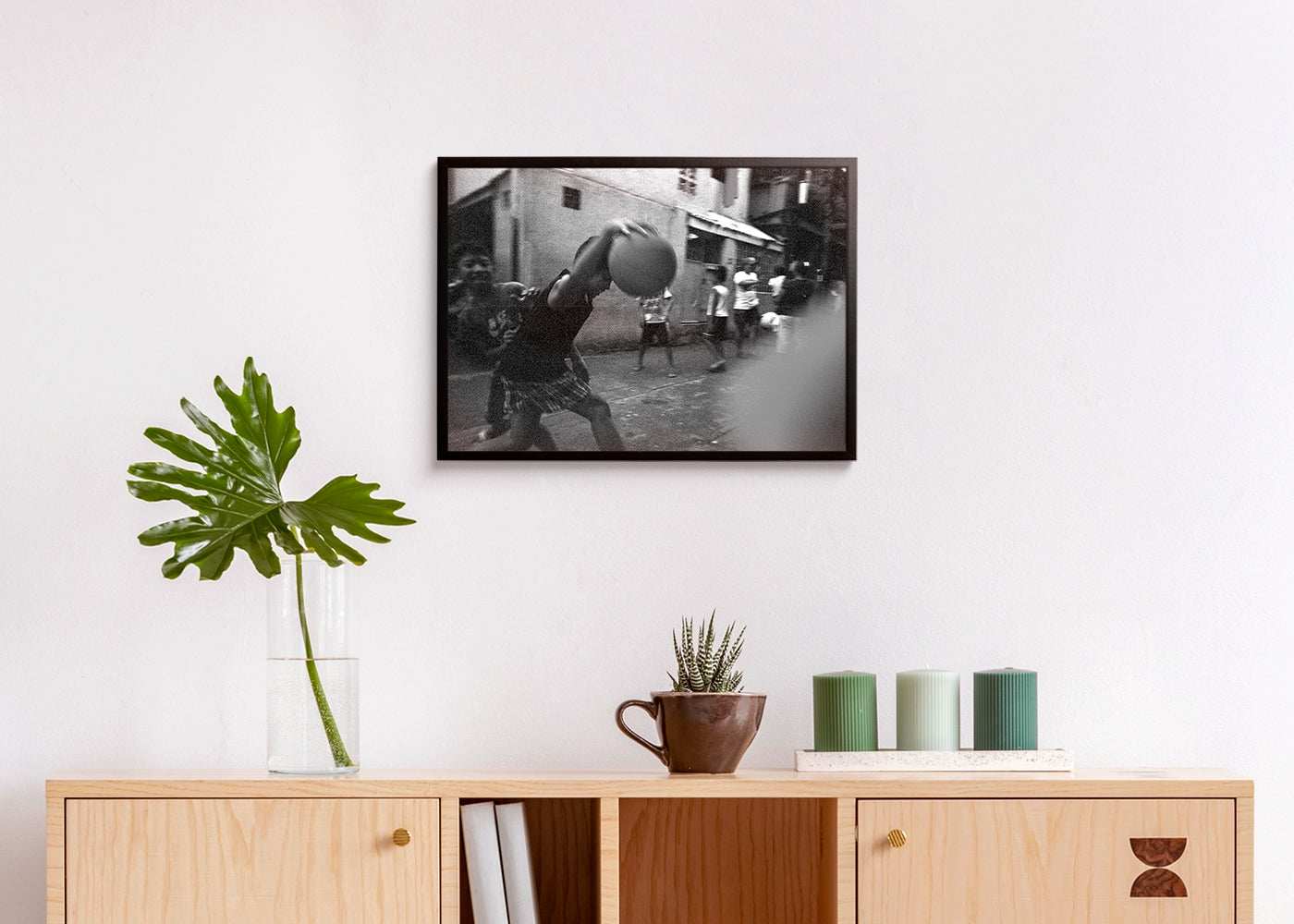 John Wesley C. Viloria - Play With Me - Print Poster DinA3 frame black - Project Street Photography